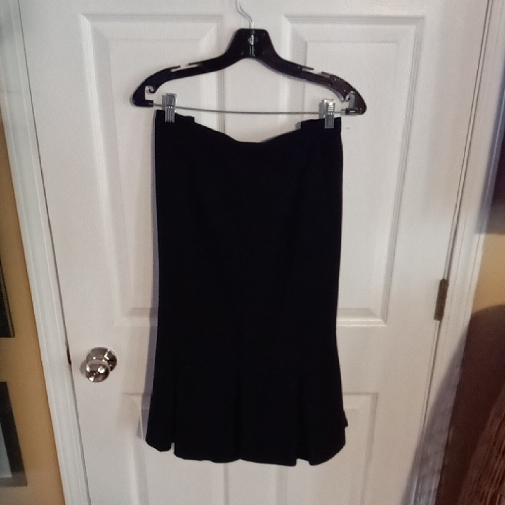 Jones Studio Classic Black Pencil Skirt